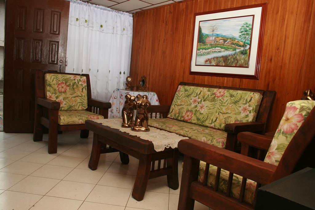 Hostal Monarca Medellín Exteriér fotografie